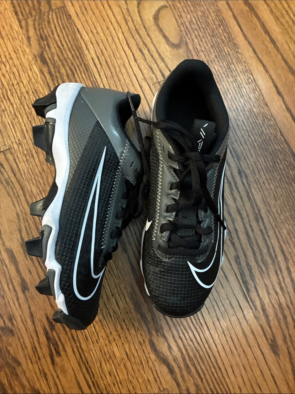 Nike Vapor Edge Shark 2 Football Cleats Size 2.5 Youth black gray white